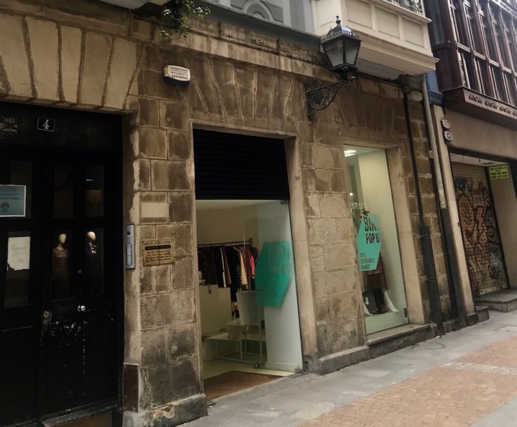 Arquitecto Técnico profesional con gran experiencia para Comunicación Previa de Actividad